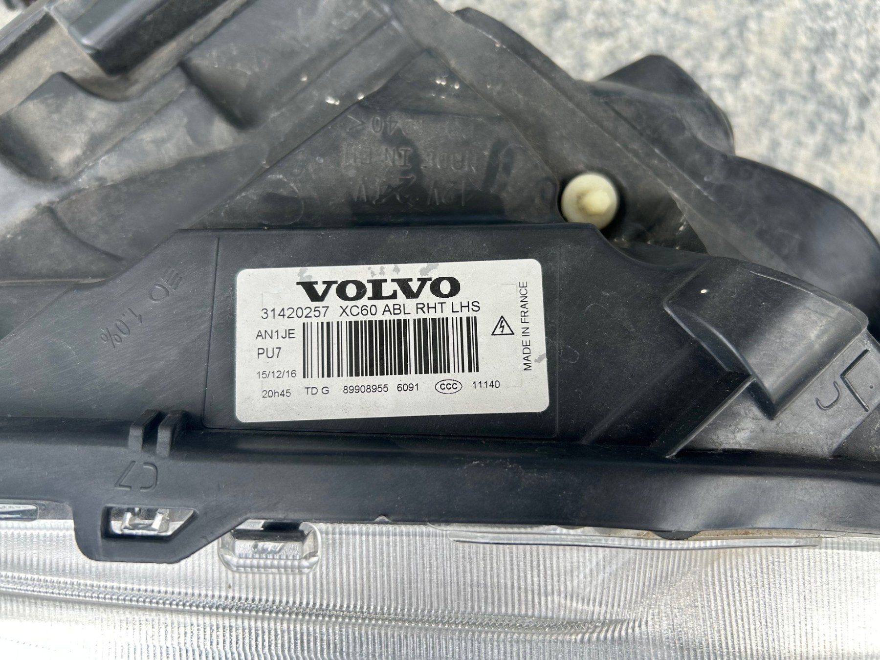 Volvo Alle Autoersatzteile: Scheinwerfer Volvo XC60 – Gebraucht aus Kreuzlingen von lilo224 3