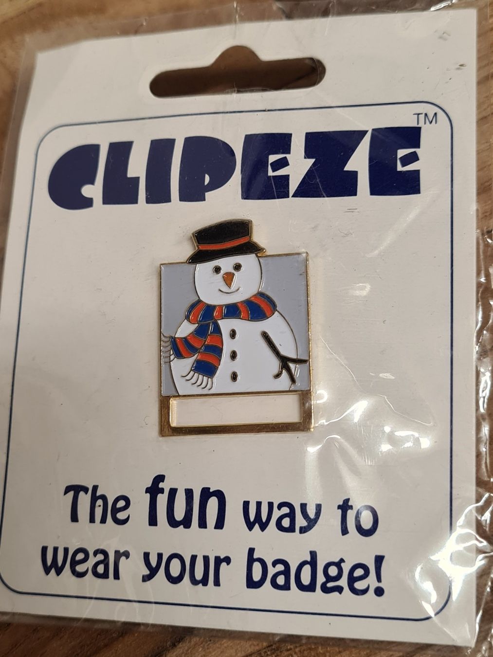 Plaquettes & Badges: Pin – Neuf avec emballage d'origine à Amriswil par used2use