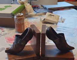 Presse-livres chaussures vintage bois métal décoratifs