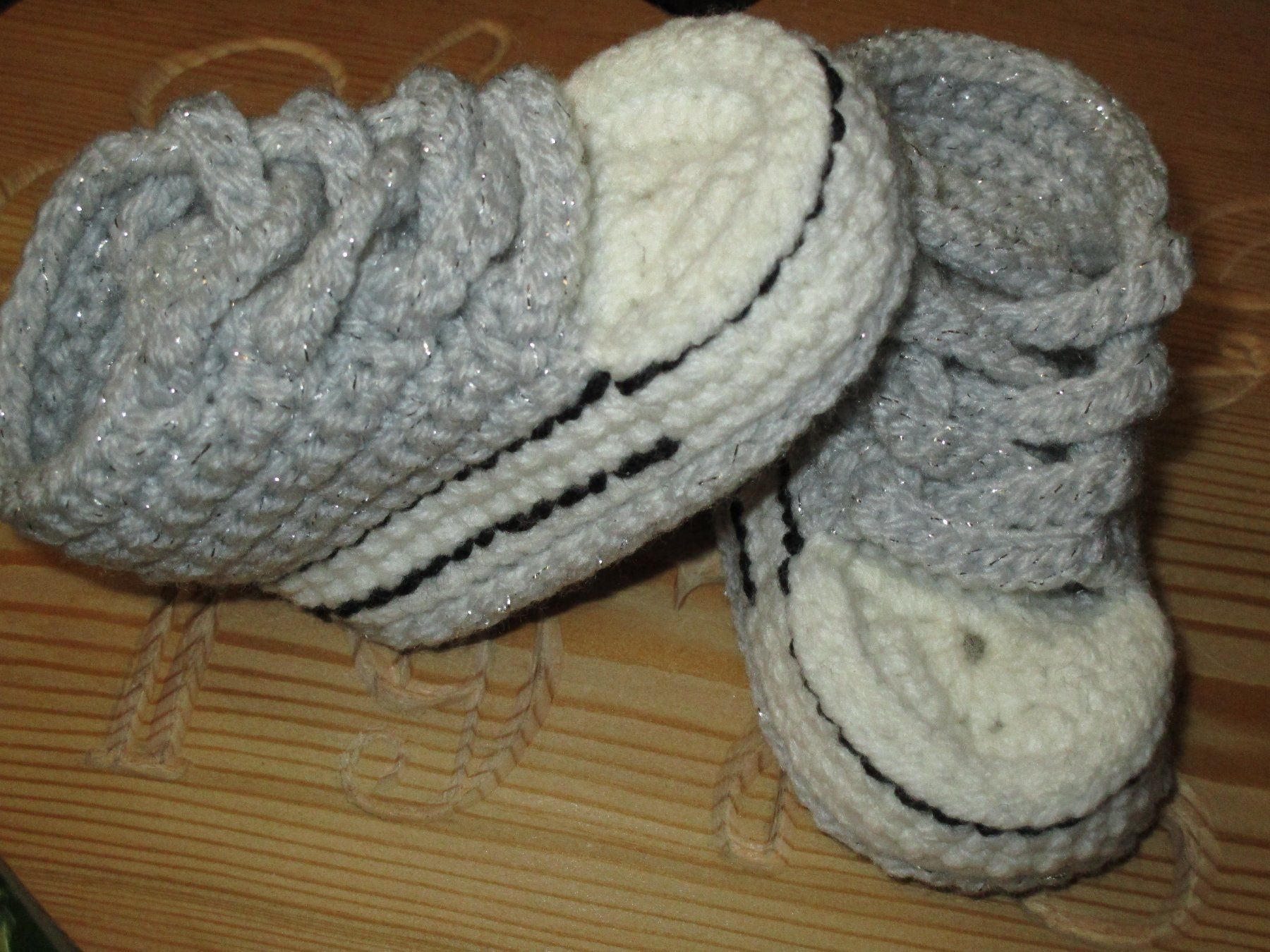 Scarpe per ragazzi: Babyschuhe Hand gehäkelt (10cm) – Nuovo (secondo la descrizione) da Leuk Stadt venduto da Simone_RZ 1
