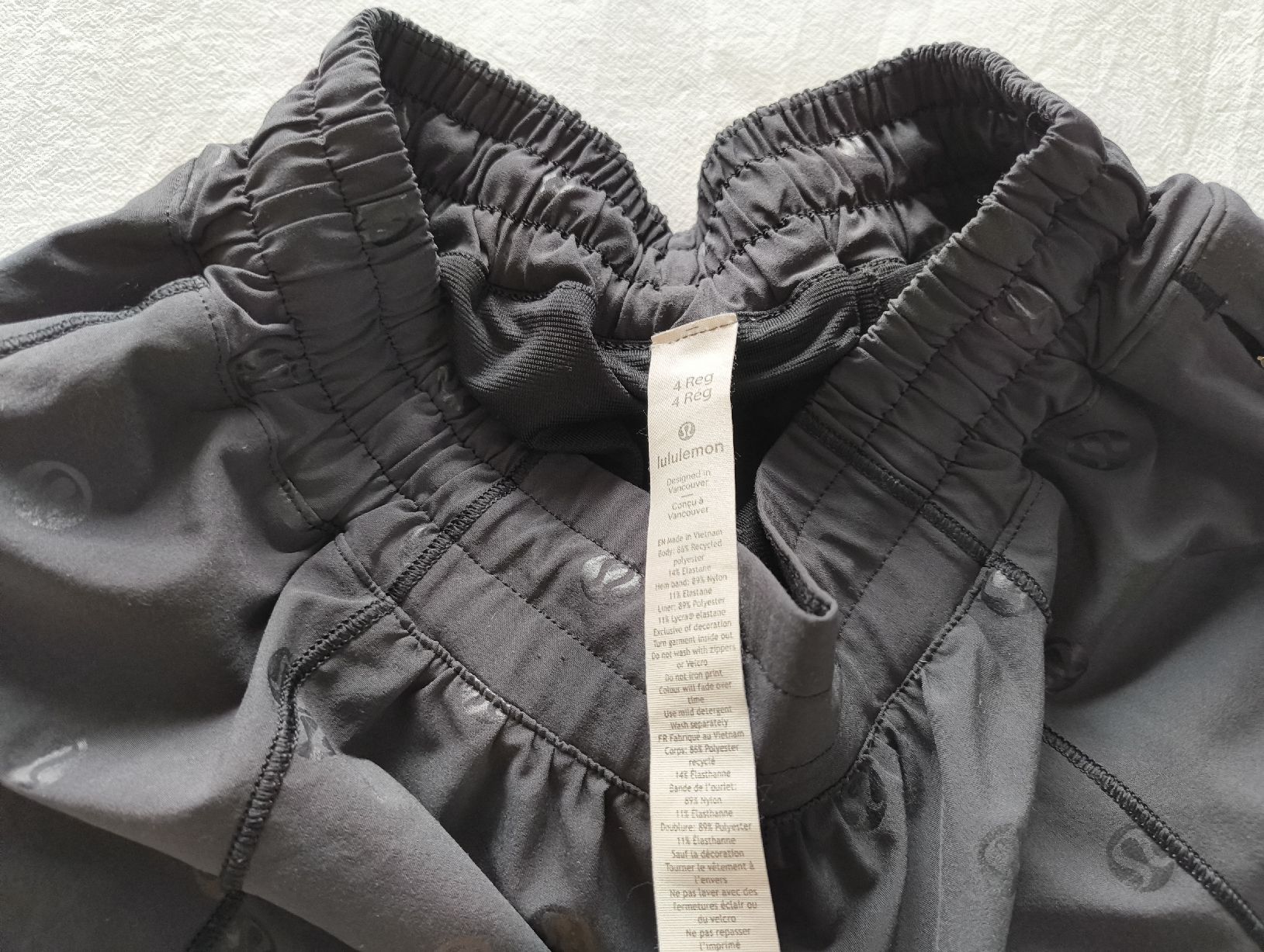 Pantaloni: Lululemon Hotty Hot Short – Nuovo (secondo la descrizione) da Stein am Rhein venduto da DaOhana 4