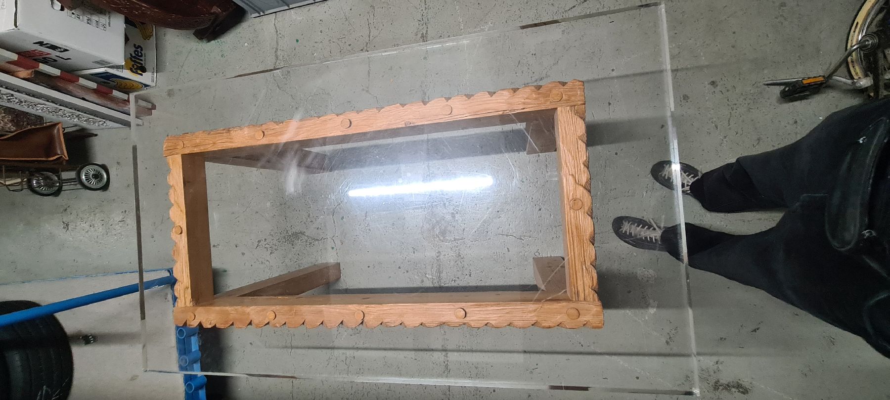 Tavoli: PLEXIGLASTISCH MIT UNTERTEIL AUS MASSIVHOLZ – Usato da Zürich venduto da eufuend 1
