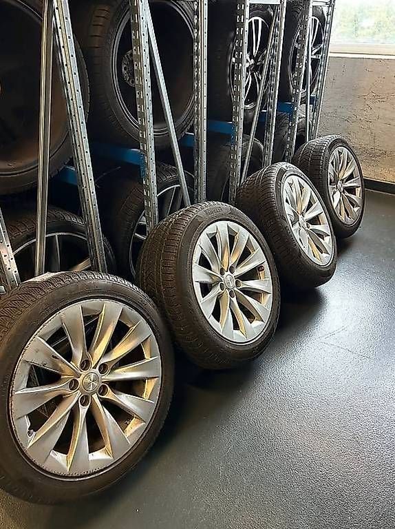 Cerchioni: Original gebrauchte Tesla Model X Slipstream 20" Felgen – Usato da Lenzburg venduto da jit.gmbh 3