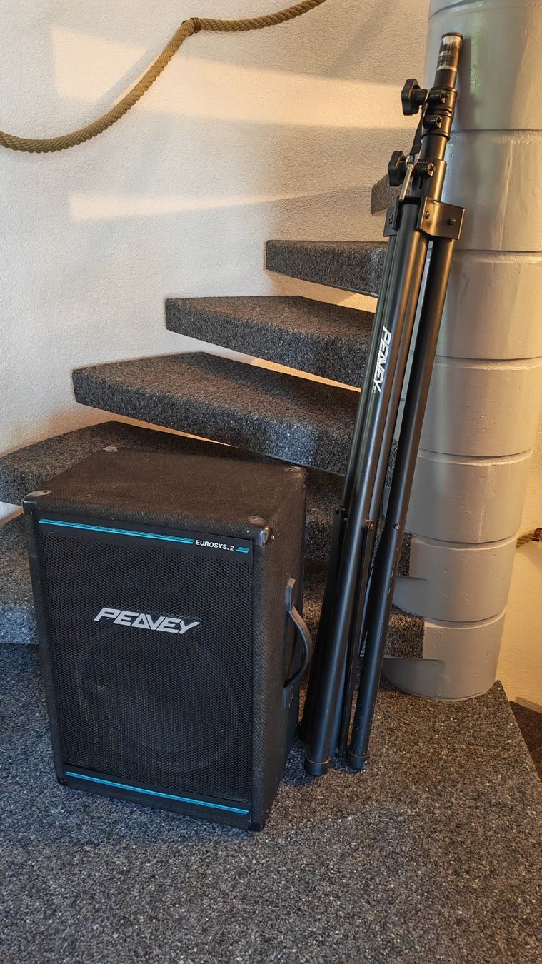 Peavey Haut-parleurs: Peavey Eurosys2 PA mit Stativ – D'occasion à Neuenegg par Heavy_Crown 3