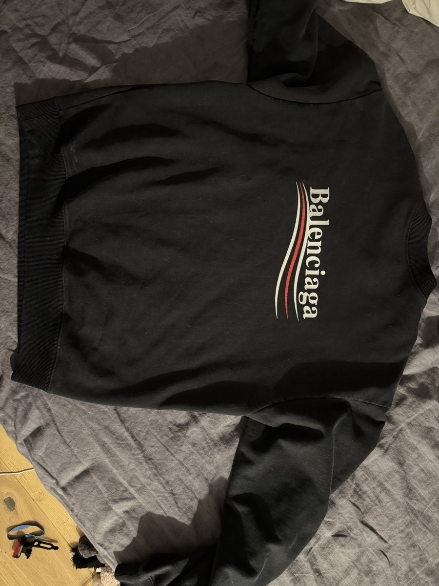 Balenciaga Maglioni & Felpe: Balenciaga pullover Schwarz, Grösse L, – Usato da St. Gallen venduto da Fabiennevogler 4