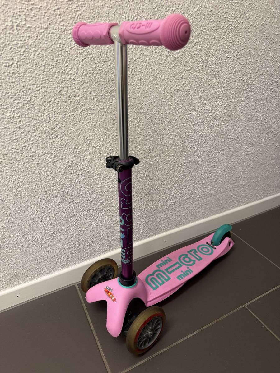 Micro Veicoli per bambini: Micro Mini Trotti pink violett super Zustand – Usato da Zürich venduto da VV8055 1