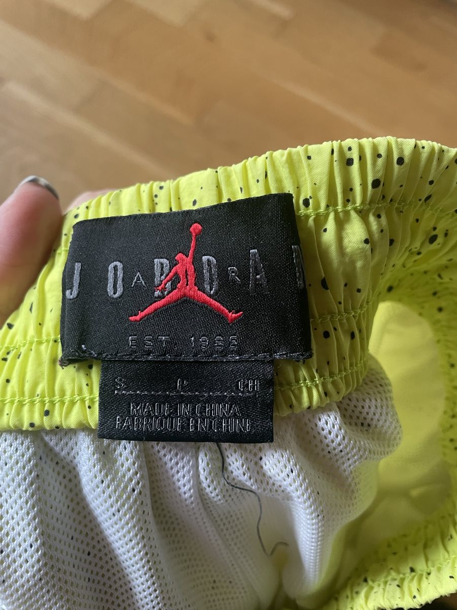 Nike Costumi da bagno: Neongelbe Badehose Jordan Air S – Usato da Biel/Bienne venduto da mary.sin 2