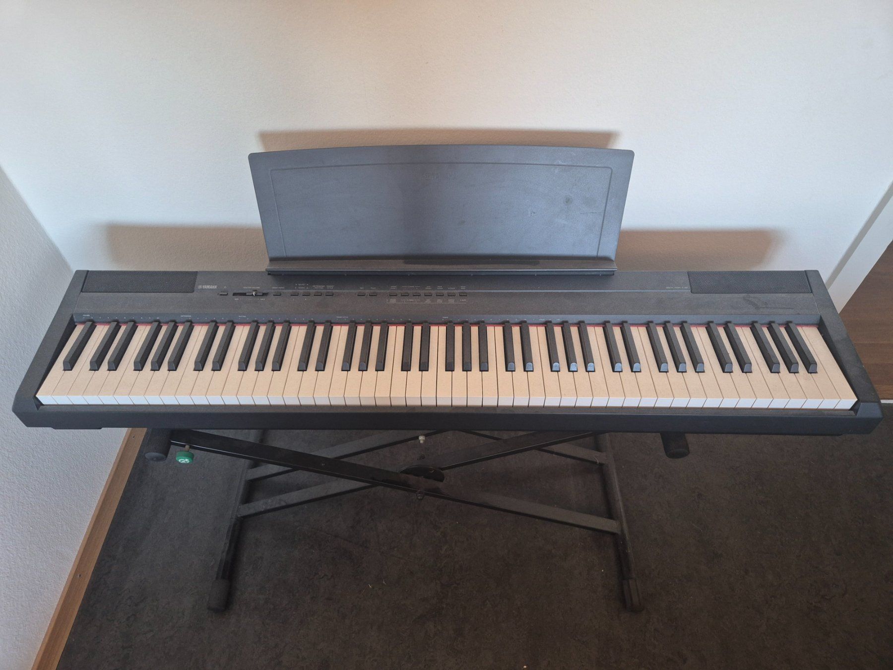 Piano numérique Yamaha P45 en excellent état (D'occasion) à Biel — free download