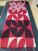 Foulard femme rouge motifs géométriques bon état