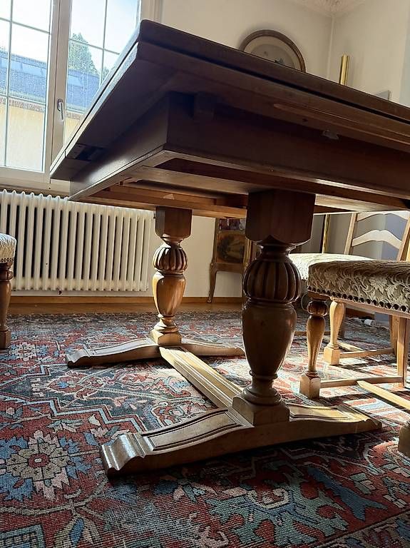 Tavoli: Antiker Holztisch mit Stühlen – Usato da Bern venduto da dexter123 3