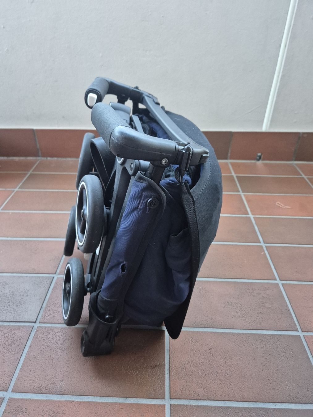Kinderwagen: gb travel stroller – Neu (gemäss Beschreibung) aus Zürich von pav_dhl9 4
