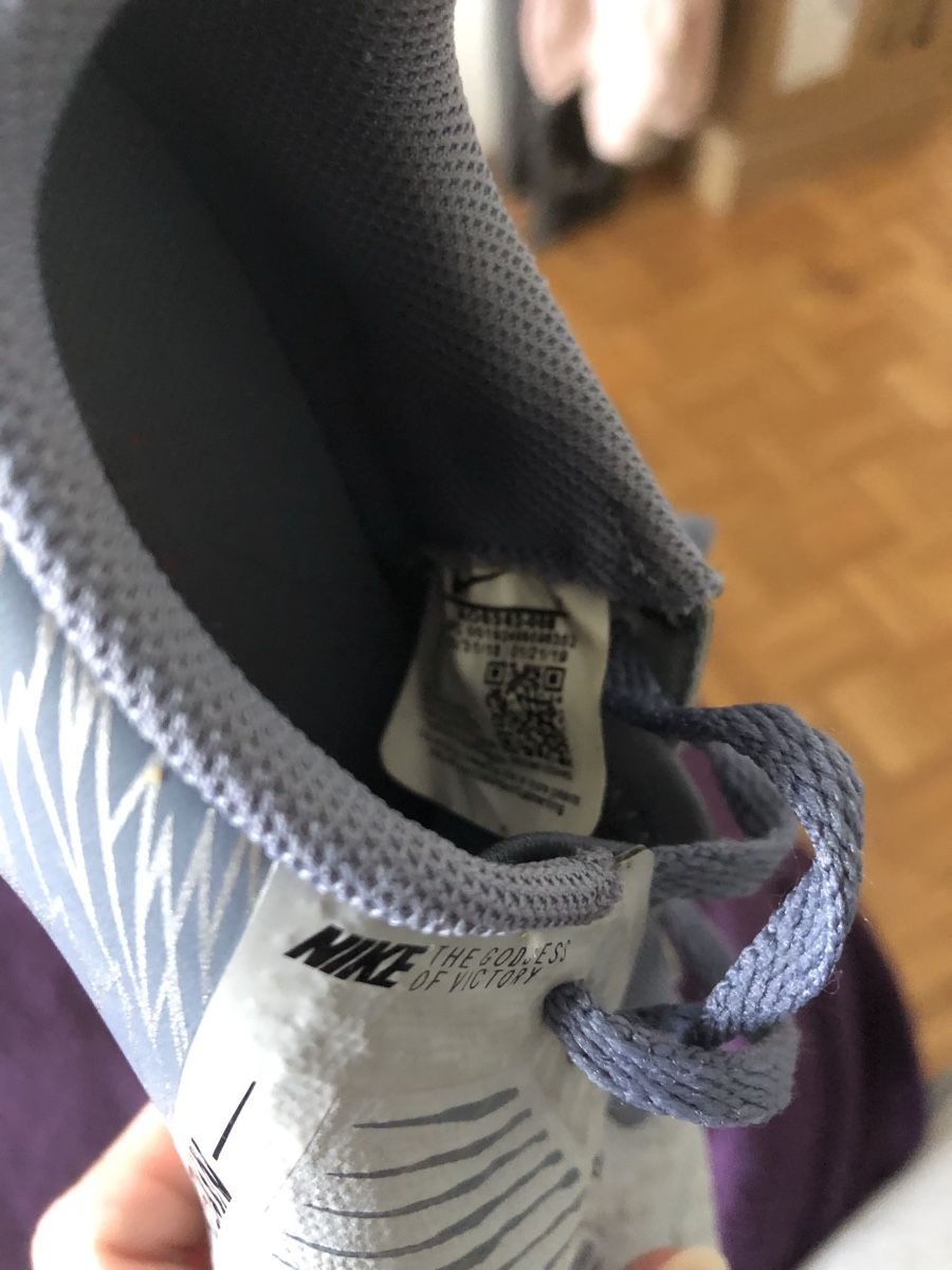 Herrenschuhe: Fußball Schuhe Größe 34 – Gebraucht aus Adliswil von rossoelmare 3