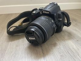 Nikon D5000 DSLR + AF-S DX 18–55mm VR Objektiv