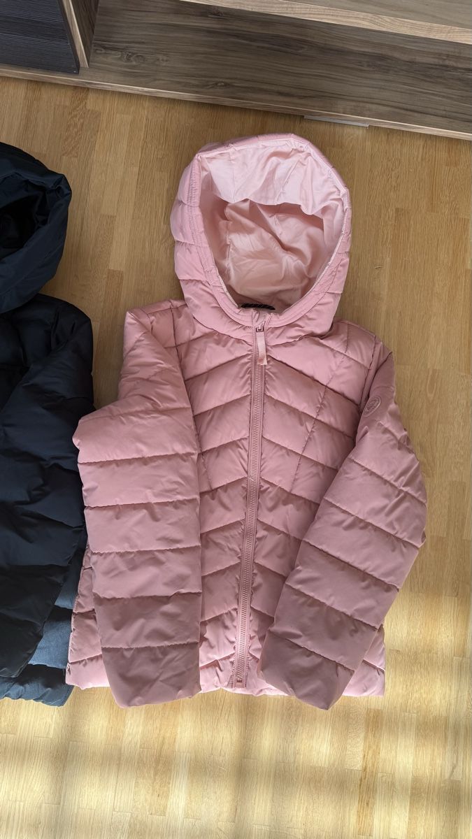 Lotti & Set di vestiti: 2  Mädchen Winterjacken / Steppjacken gr.146 Schwarz & Rosa – Usato da Winterthur venduto da -BeHappy24- 2