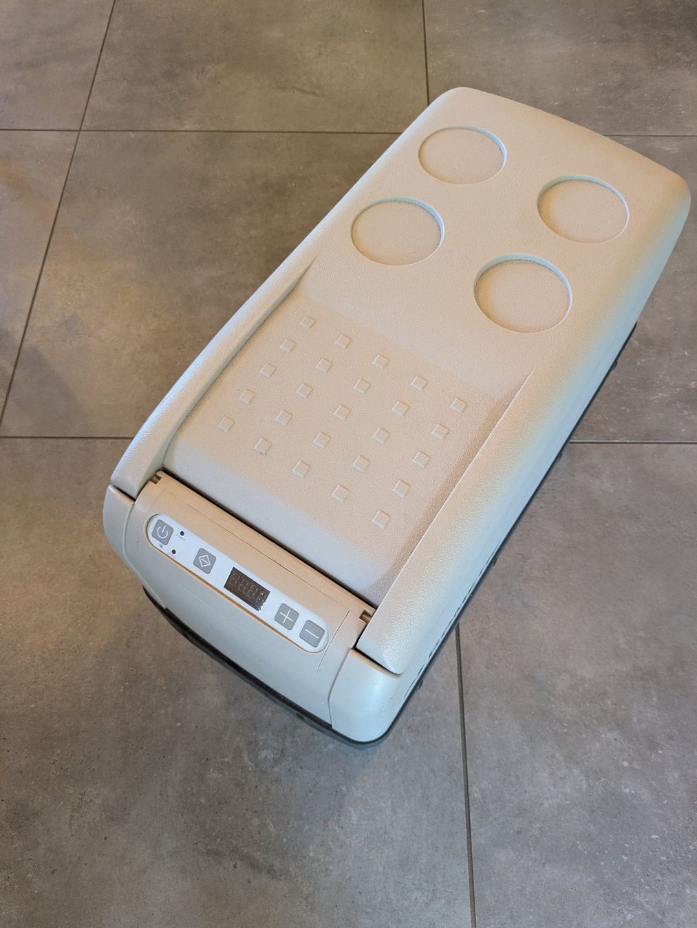 Dometic Frigoriferi & Refrigeratori: Dometic CF26 – Usato da Prez-Vers-Siviriez venduto da ollie79