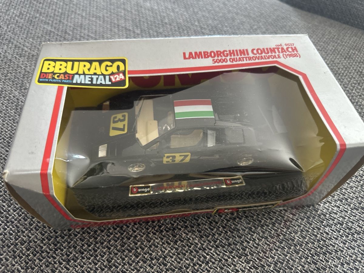 Bburago Modellini d'auto: Burago 1:24 Lambo Countach Ladenneu ab 9.- – Nuovo (secondo la descrizione) da Sennwald venduto da HARO-Import 1
