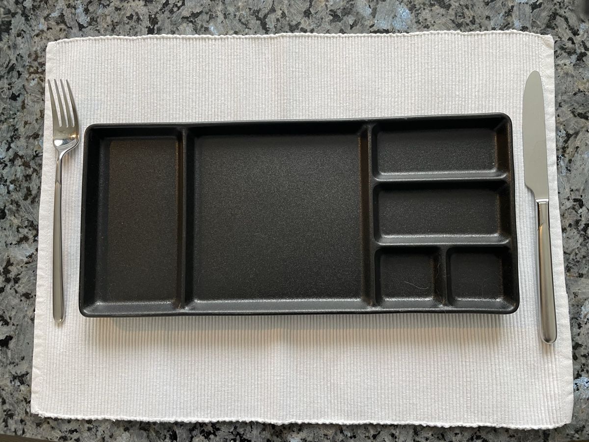 Set di tavolo e panche: Tischset / Platzset weiss 6 Stück – Usato da Thun venduto da Jimmuli