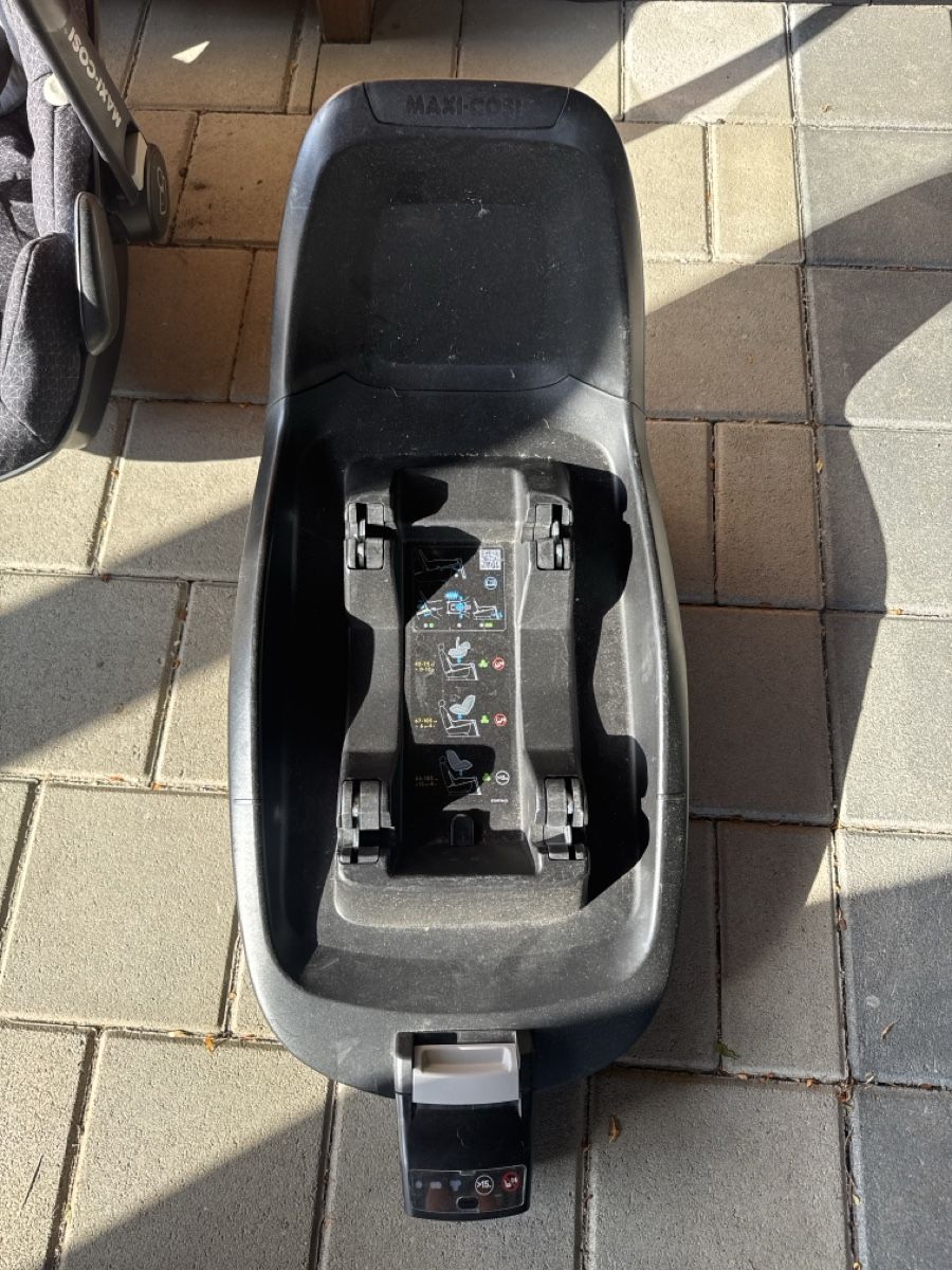 Maxi-Cosi Seggiolini per auto: Pebble Plus Kindersitz und Maxi-Cosi 2wayFix Basis – Usato da Obergerlafingen venduto da gue_gp2l 3