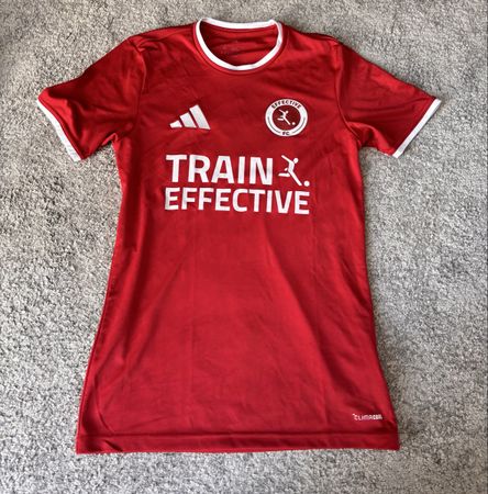 Adidas T-Shirt Red ClimaCool Slim Fit XS TrainEffective kit