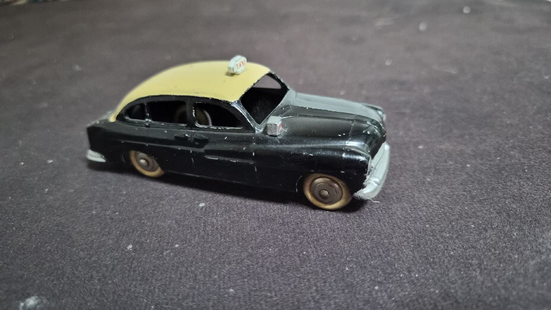 Dinky Toys Modellautos: dinky toys Ford Vedette  – Gebraucht aus Sihlwald von Blaumeisli45