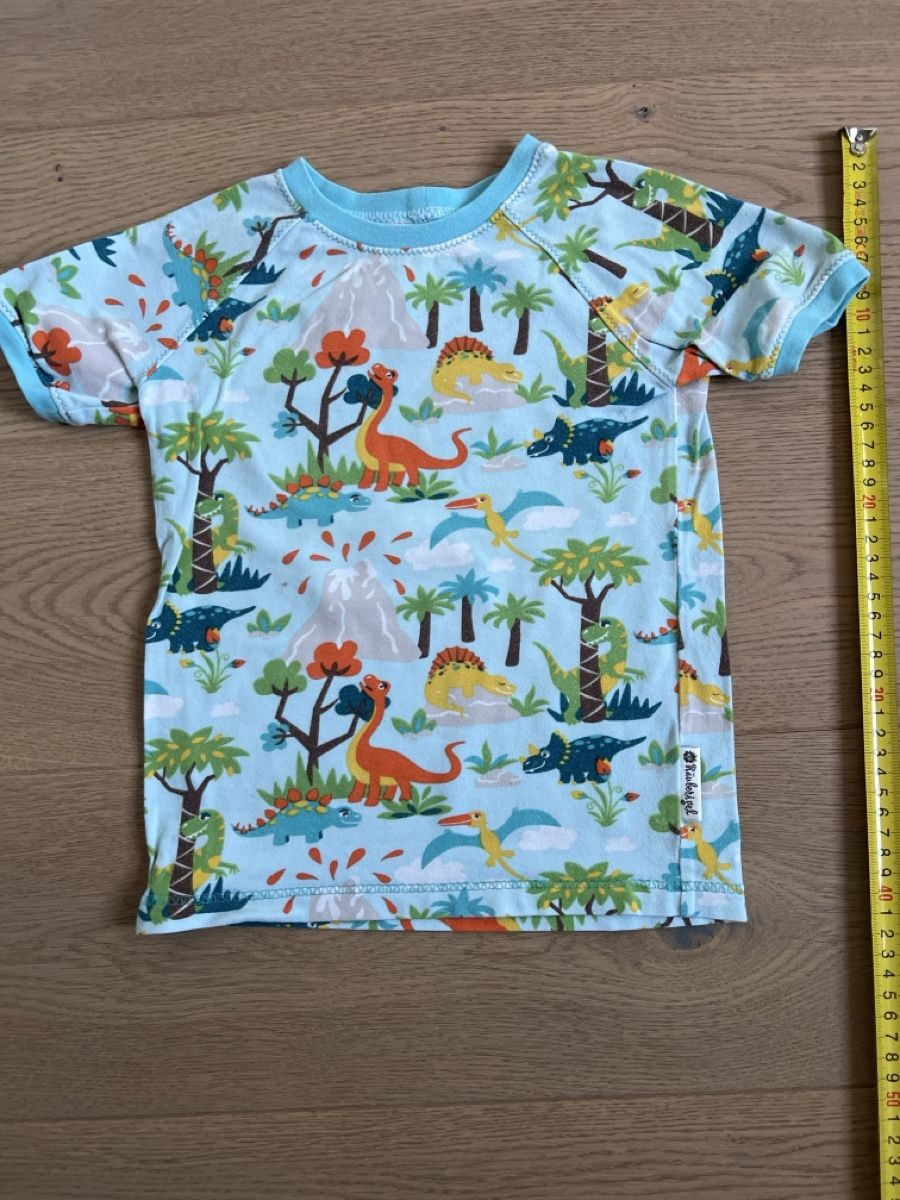 T-shirt: Unikat: elastisches Dino T-Shirt, Gr. 92 – Usato da Oensingen venduto da katepe