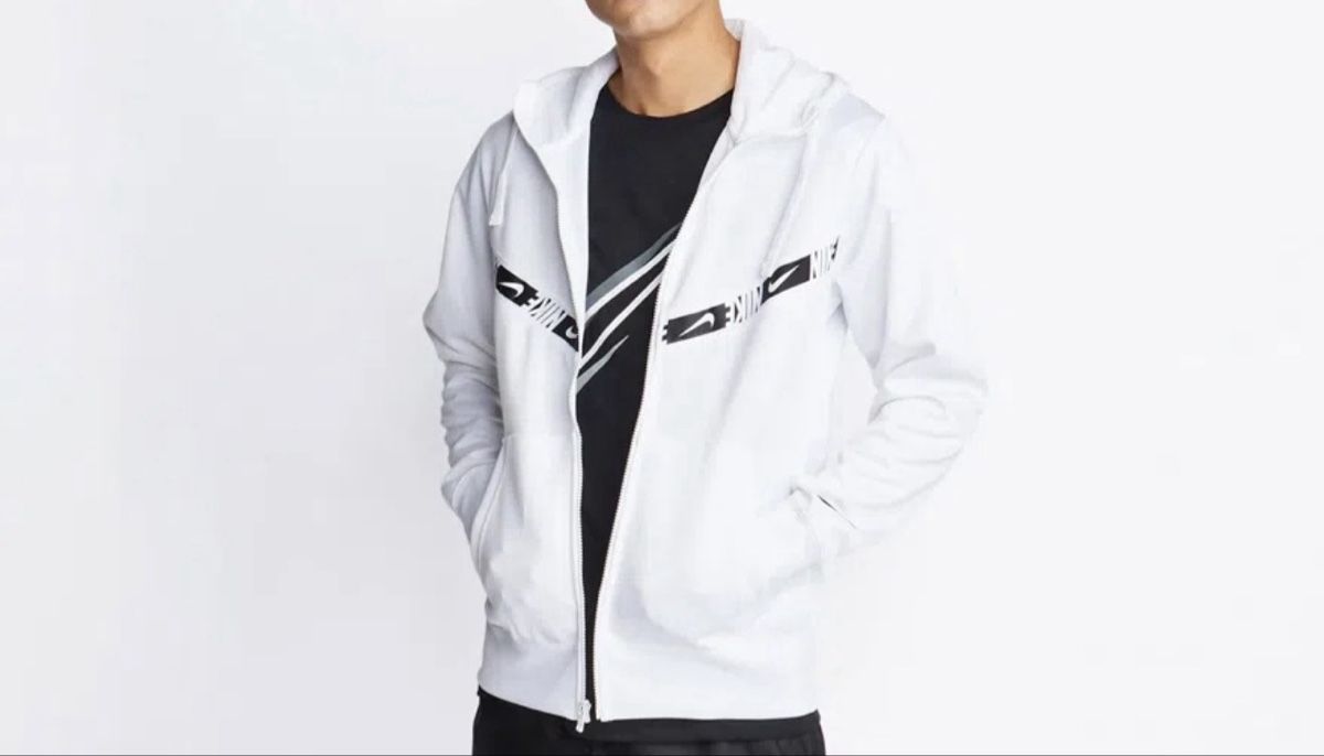 Nike Giacche: Giacca Nike bianca con cappuccio – Usato da Pregassona venduto da beatricee0