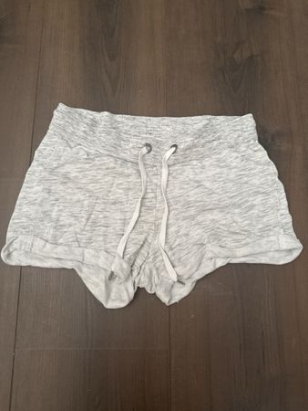 Damen Shorts grau meliert Grösse S guter Zustand