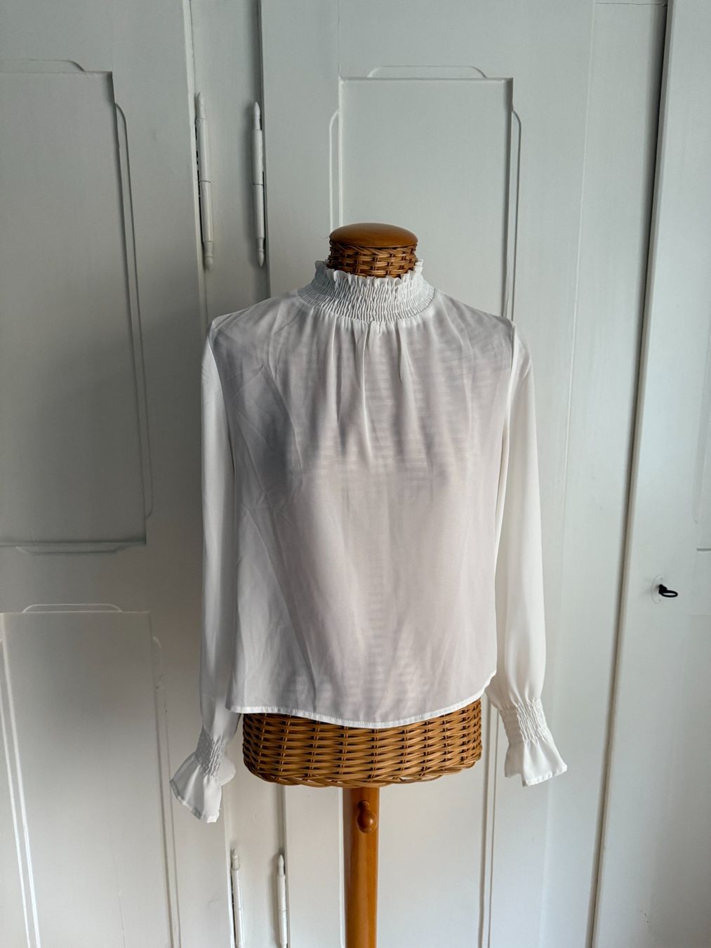 Shein Chemisiers: Bluse weiss fliessend 36 – D'occasion à Zürich par Diazaio
