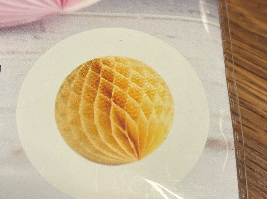 Tutte le decorazioni: Neue Honeycomb Paperballs, 5 Stk, div Grössen – Usato da Guntershausen venduto da Gloominati 2