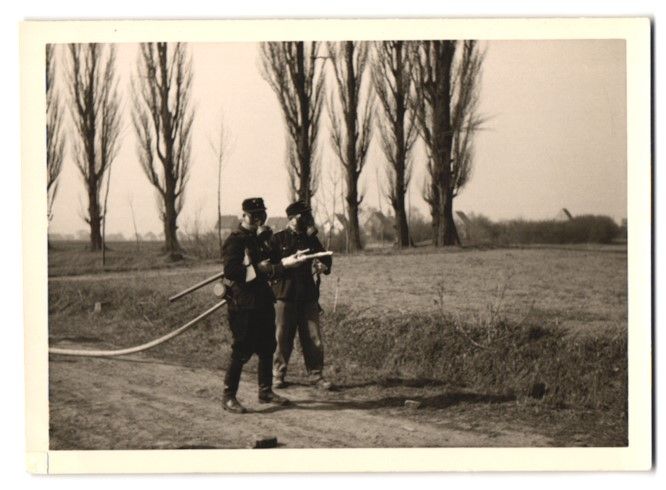 Fotografie &  Plakate: 15 Bemerode, Feuerwehr mit Einsatzfahrze – Gebraucht aus Berlin von bartko-reher 1