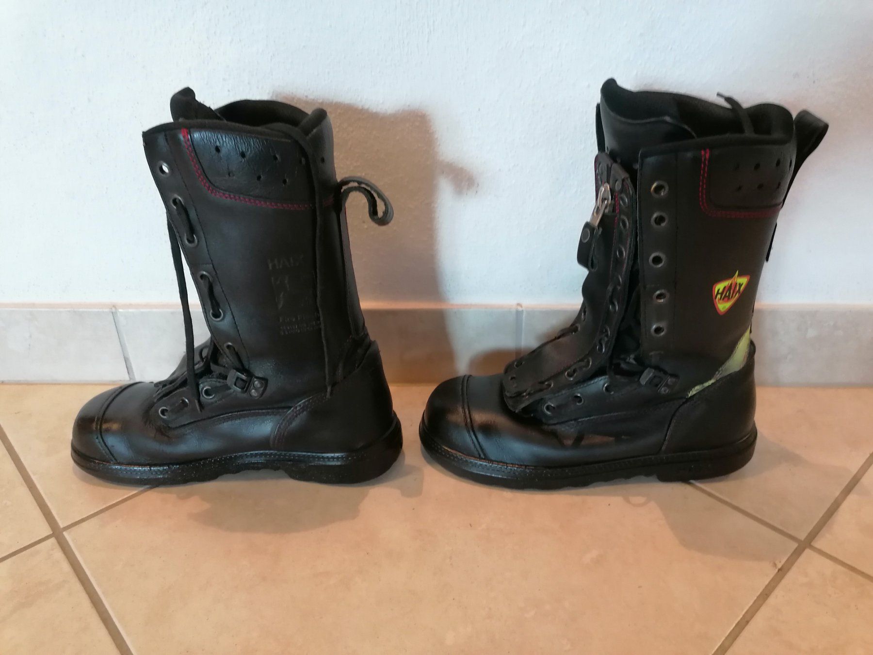 Haix Scarpe da uomo: Feuerwehrstiefel Schuhe Haix 42 – Usato da Wikon venduto da Amancay 1