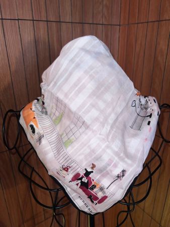 Burberry Vintage Tuch mit Fashion-Motiv