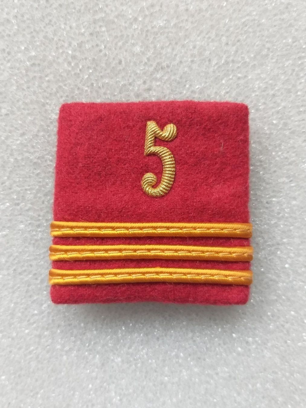 Placchette & Badge: Schulterpatte Hauptmann Bataillon 5 V1 – Usato da Bauma venduto da SwissMilitaria