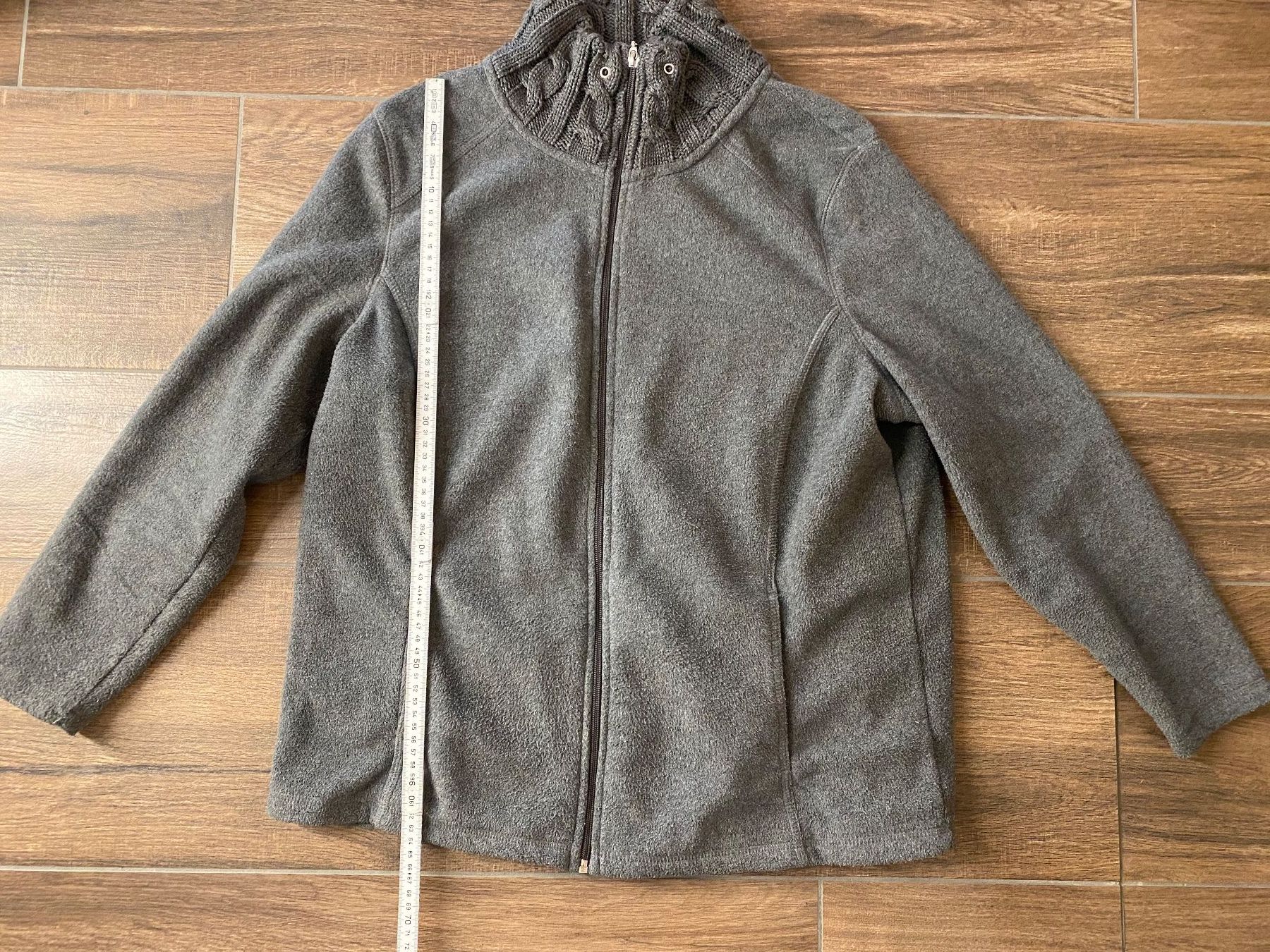 C&A Giacche: C&A Canda Strickjacke Trainingsjacke grau Gr. L – Usato da Pratteln venduto da a23_j2gs 6