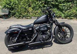 HARLEY DAVIDSON Sportster 883