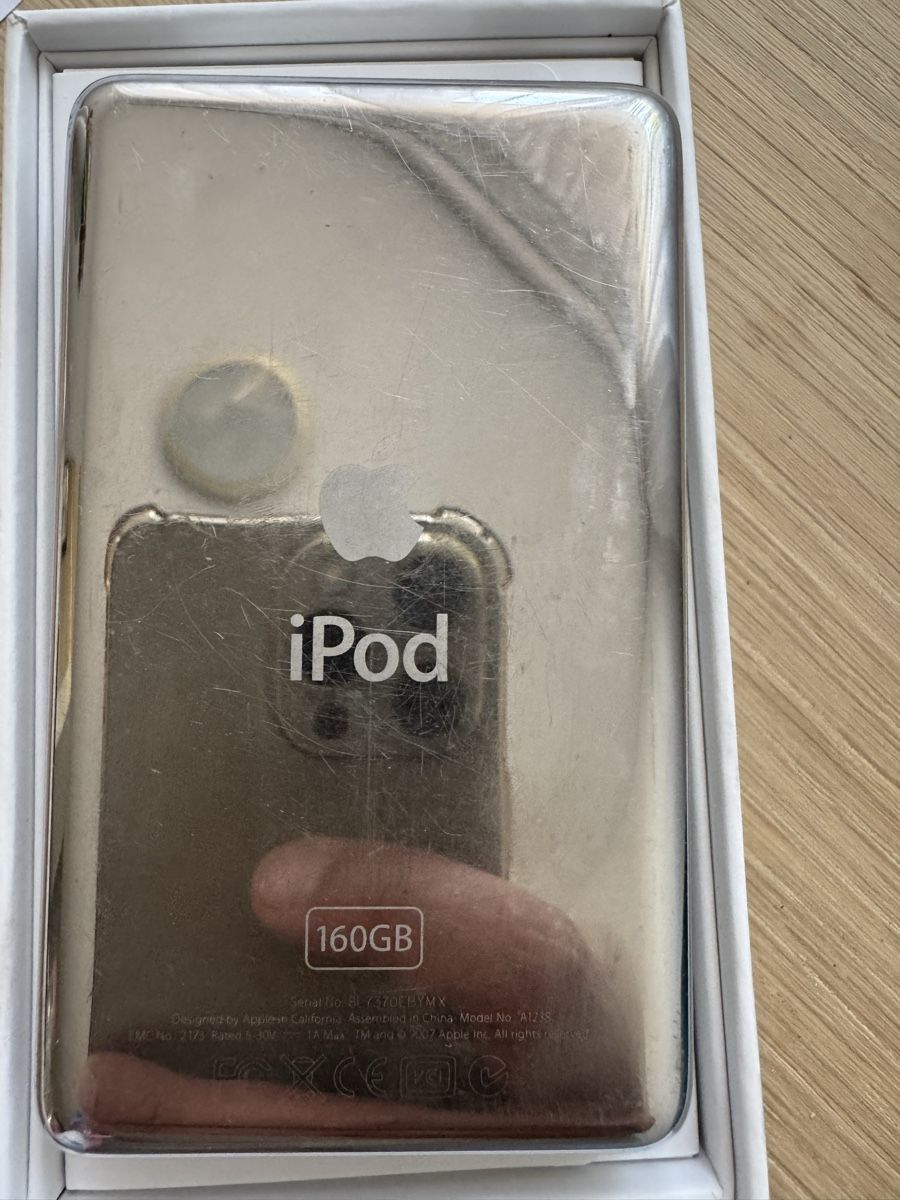 Apple Lettore multimediale portatile: iPod Classic 160 Go noir avec boite – Usato da Brügg BE venduto da haj_9zhk 8