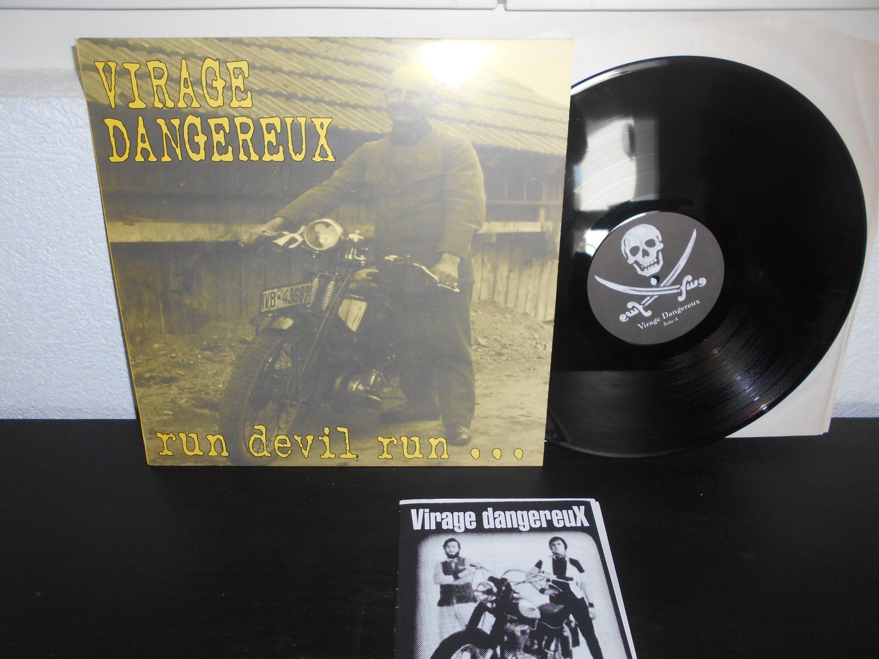Schallplatten: Virage Dangereux – Run Devil Run ... / 2000 – Gebraucht aus Aarberg von witchhunter01
