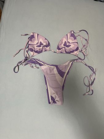 Bikini lila Schmetterling Muster