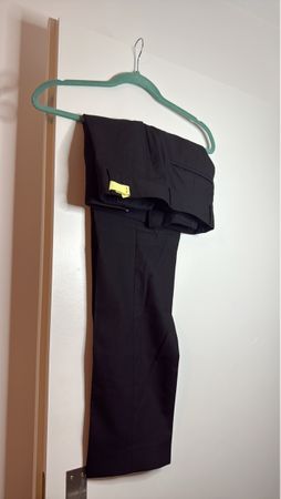 Stylish Black Trousers, Perfect for Autumn Evenings!