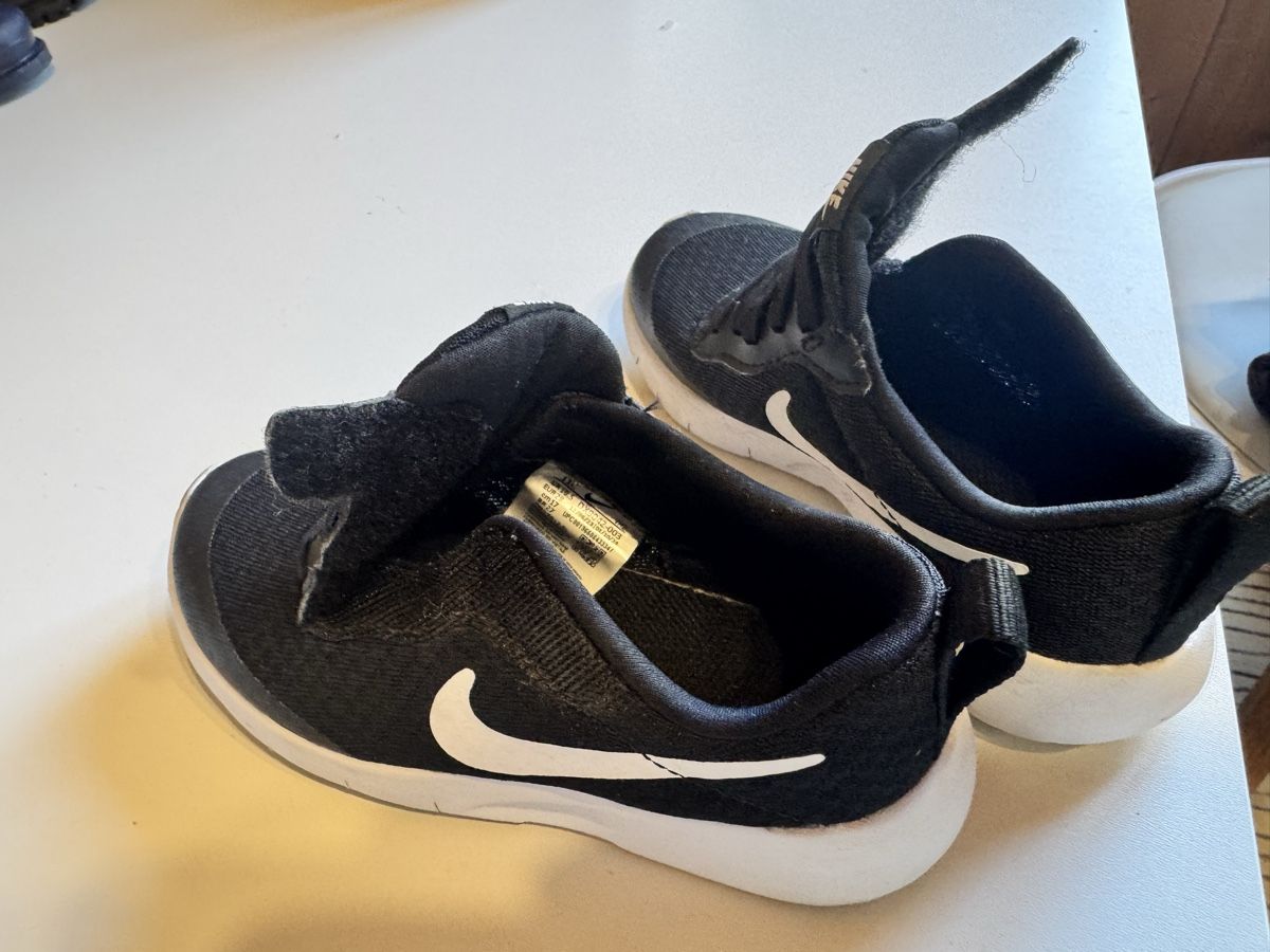 Nike Herrenschuhe: Kinderschue Nike 28 – Gebraucht aus Ilanz von tai_q2yd 3