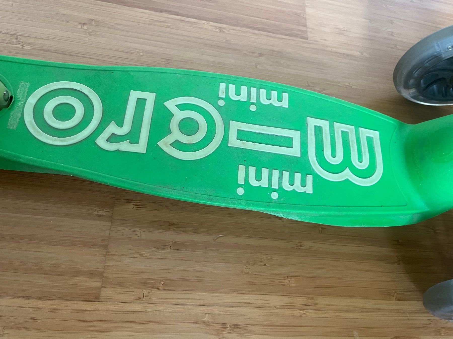 Micro Kickboard: Micro Mini Scooter (grün) – Usato da Winterthur venduto da melansen 2