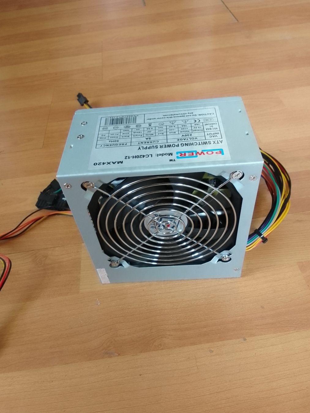 PC: PC Netzteil LC Power LC420h-12 – Usato da Ebmatingen venduto da swiss.canadian 3