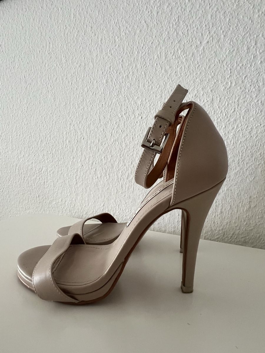 Scarpe da donna: &Other Stories Elegant Nude Heels – Nuovo (secondo la descrizione) da Basel venduto da vxe_fyk8