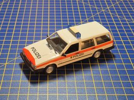 Volvo 740 Kantonspolizei Uri 1:43