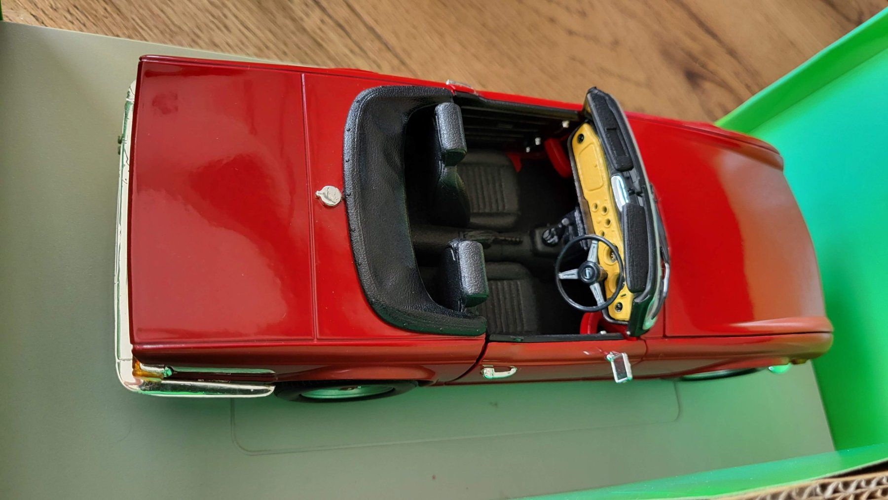 AMT/ERTL Modellautos: Triumph TR6 1:18 Ertl – Gebraucht aus Rothrist von Juana5 3