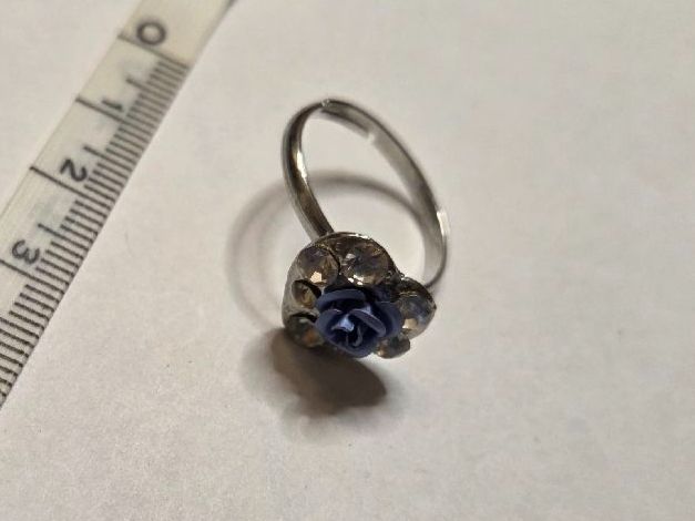 Anelli: Bague ajustable fleur bleu et strass – Nuovo (secondo la descrizione) da Territet venduto da Cenh 4
