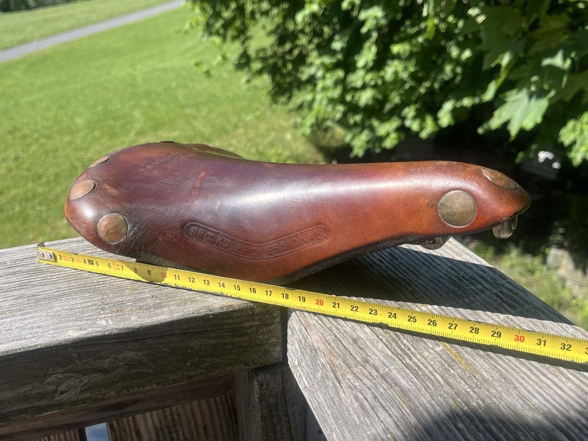 Brooks Pièces détachées: Oldtimer BROOKS Professional Pre-Softened  Leder-Velosattel – D'occasion à Wiesenberg par swissantik 8