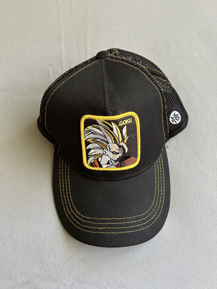 Chapeaux, bonnets & casquettes: Casquette Goku – D'occasion à Sion par reii