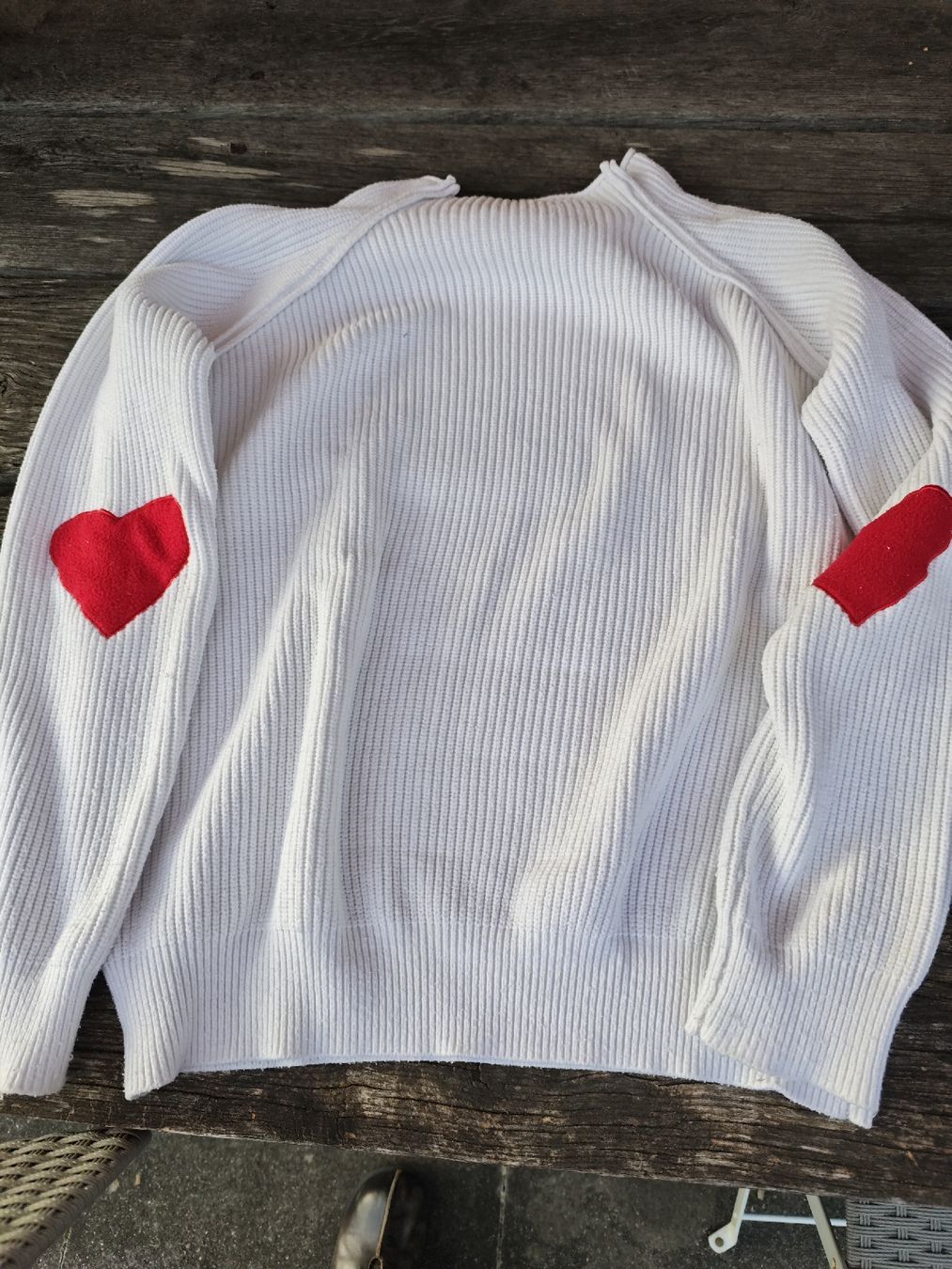 Pulls & Sweat-shirts: Weisser Strickpullover mit Herzen – D'occasion à Biel Bienne par anjasch 1