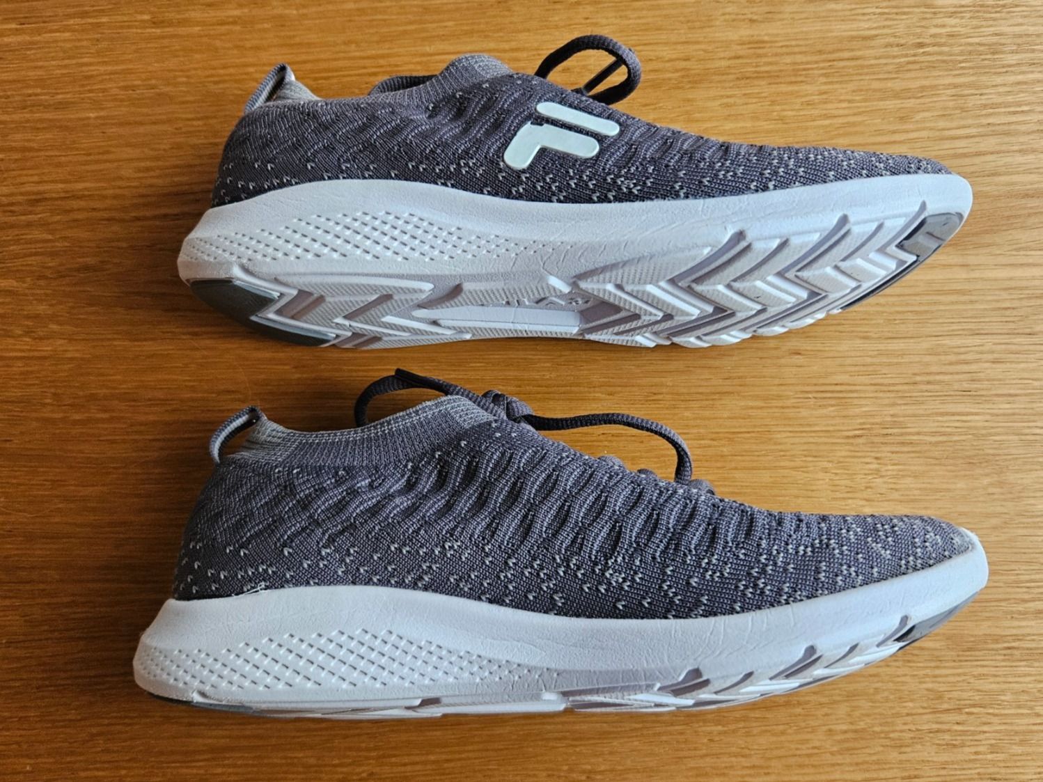 Fila Chaussures filles: Leichte Turnschuhe Gr. 37 – D'occasion à Staffelbach par Frisco77 3